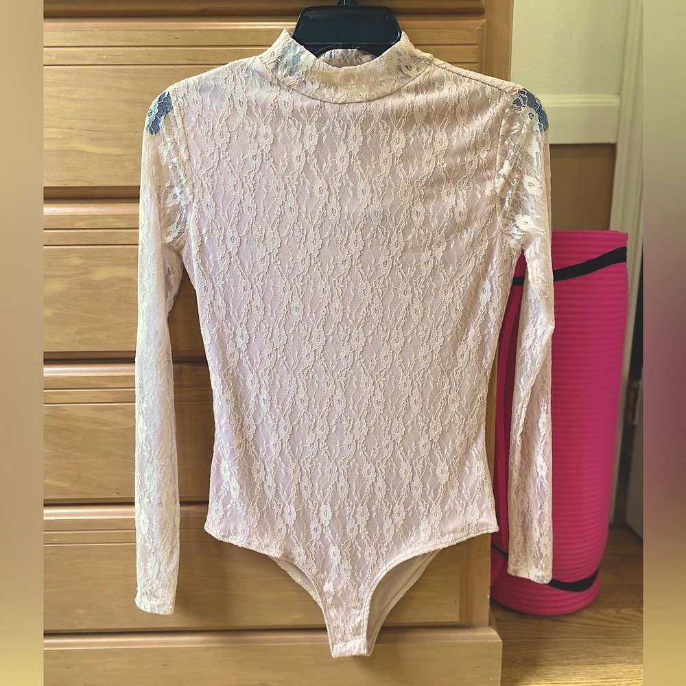 Selfie lace “nude” color long sleeve bodysuit size small NEW